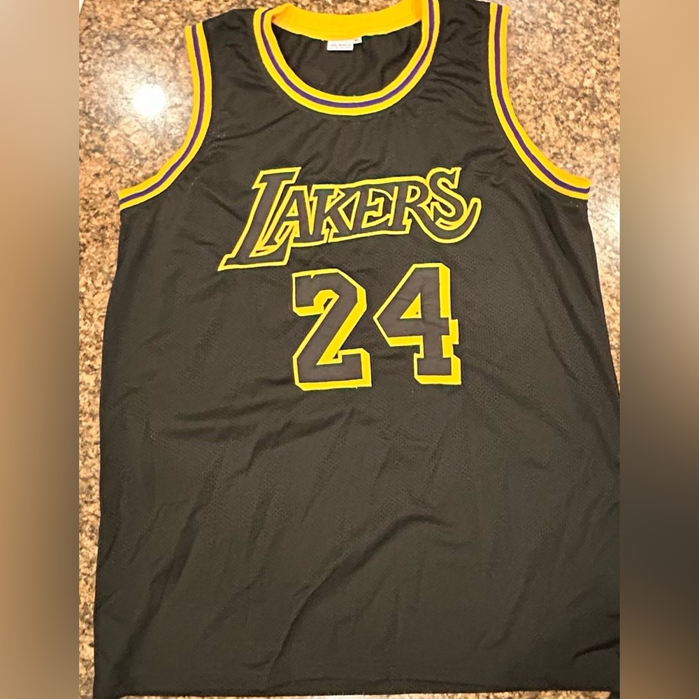 Kobe Bryant #24 Lakers Jersey Size XL Embroidered